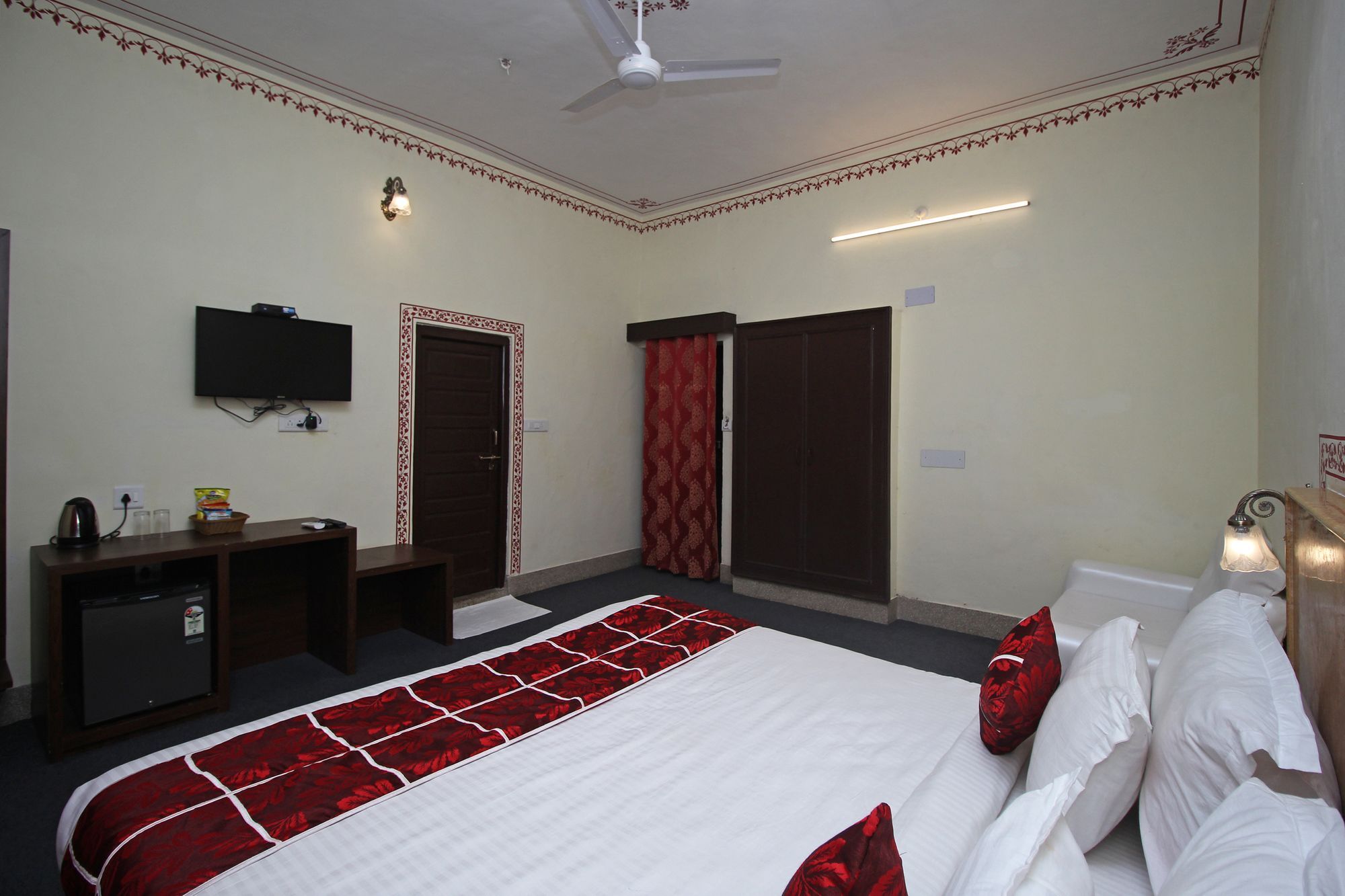 Oyo 9161 Hotel Janak Vilas Udaipur Bagian luar foto